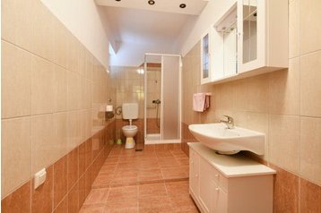 Chorwacja Privát Sveti Filip i Jakov, Zewnątrz